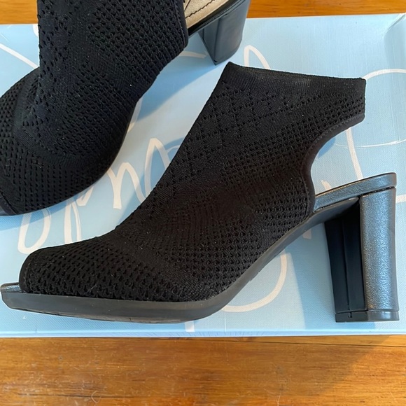 Life Stride | Alita Slingback Heel With Peep-Toe & Soft Knit Upper; Size 7.5M - Picture 1 of 17